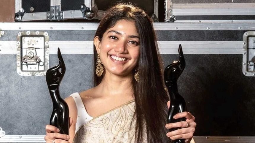 Sai Pallavi Awards | చరిత్ర సృష్టించిన సాయి పల్లవి.. మూడు భాషల్లో ఏడు బ్లాక్ లేడీ అవార్డులు 1 Sai Pallavi Awards