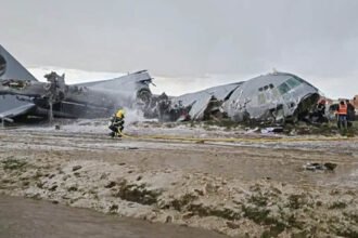 Bolivia Air Force Crash | రోడ్డుపై కుప్పకూలిన విమానం.. 15 మంది దుర్మరణం.. బొలీవియాలో ఘటన