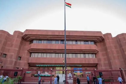 Kuwait Indian Embassy | కువైట్‌లో ఉద్రిక్తత పరిస్థితులు.. భారతీయులకు రాయబార కార్యాలయం కీలక సూచనలు