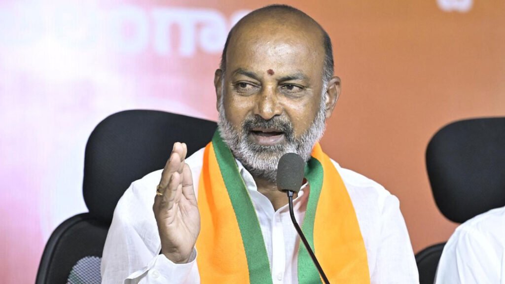 Bandi Sanjay Kondagattu Yatra | కొండగట్టు అభివృద్ధి బాధ్యత తీసుకుంటా : బండి సంజయ్ 2 Bandi Sanjay Kondagattu Yatra