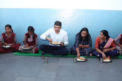 Collector Lunch Students