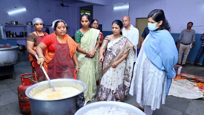 Health Awareness Nizamabad | ఆరోగ్య పరిరక్షణకు ప్రాధాన్యత ఇవ్వాలి: కలెక్టర్ ఇలా త్రిపాఠి 1 Health Awareness Nizamabad