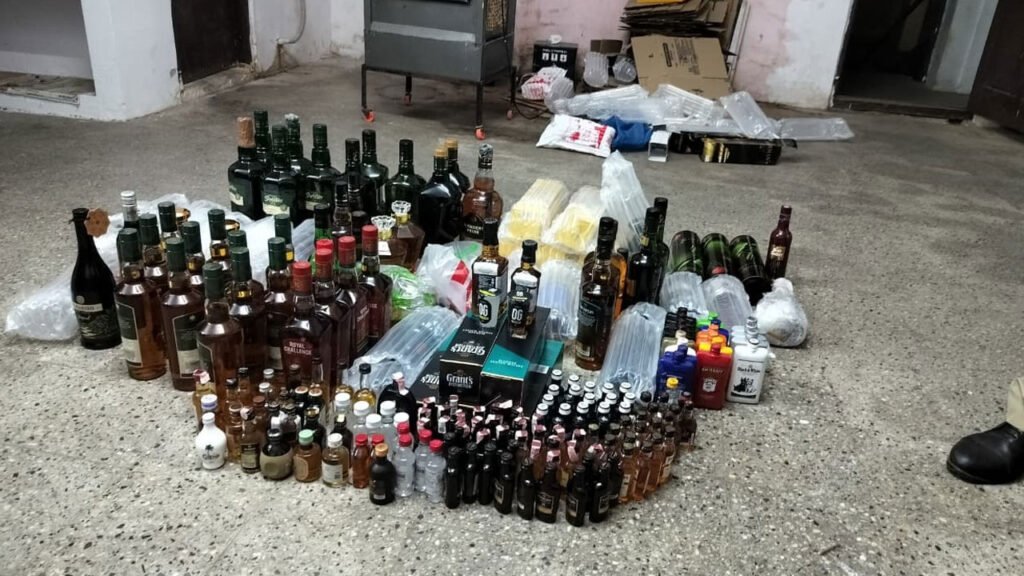 Hyderabad Rotten Chicken | కుళ్లిన చికెన్.. బార్లు, వైన్ షాపులకు సప్లై 2 Hyderabad Rotten Chicken