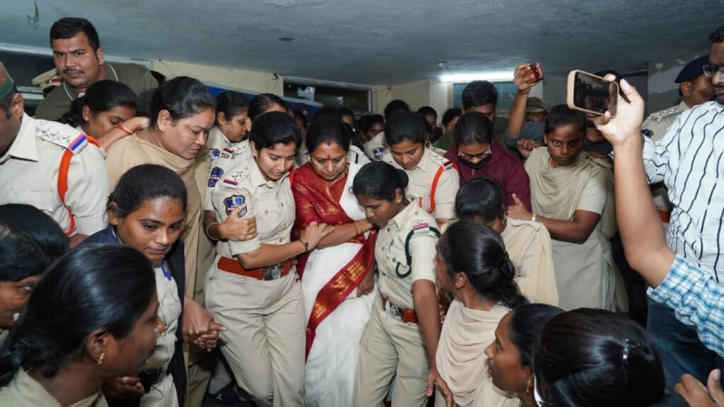 Kalvakuntla Kavitha arrest | కల్వకుంట్ల కవిత అరెస్ట్.. జాగృతి కార్యాలయంలో దీక్ష కొనసాగింపు 2 Kalvakuntla Kavitha arrest