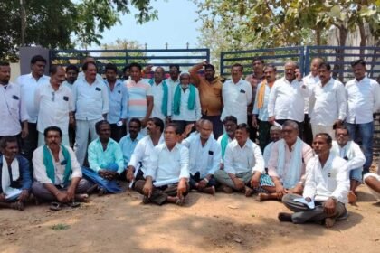 Makloor Society Protest