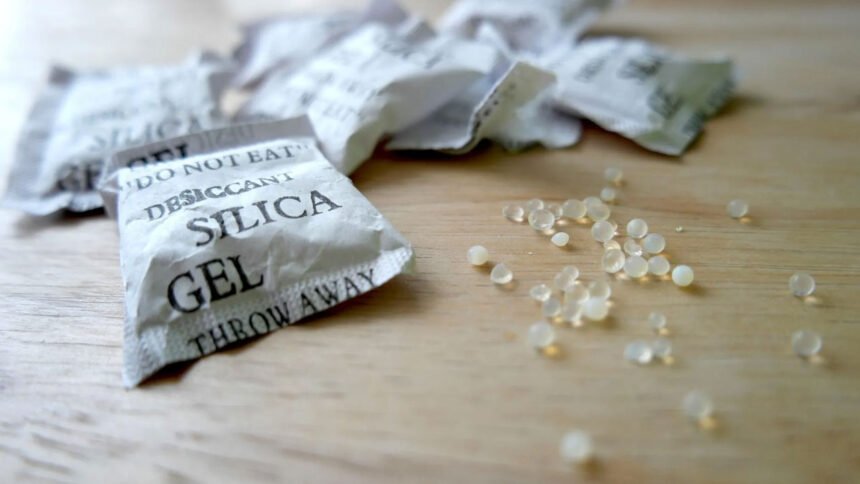 Silica Gel Uses | సిలికా ప్యాకెట్లతో ఇలా కూడా చేయొచ్చా? చాలామందికి తెలియని ఆ మ్యాజిక్ ఏంటో తెలుసా? 1 Silica Gel Uses