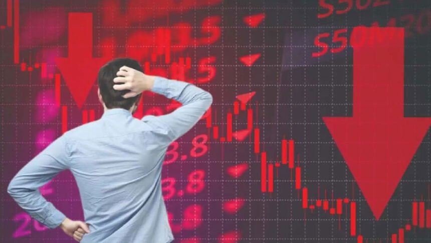 Stock Market Crash | బ్లాక్ మండే!.. భారీగా పతనమైన సూచీలు రూ. 8.25 లక్షల కోట్ల సంపద ఆవిరి 1 Stock Market Crash