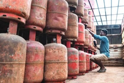 LPG Supply Monitoring | ఎల్​పీజీ కృత్రిమ కొరత.. సర్కారు కీలక నిర్ణయం.. ఇక పర్యవేక్షణ కట్టుదిట్టం!