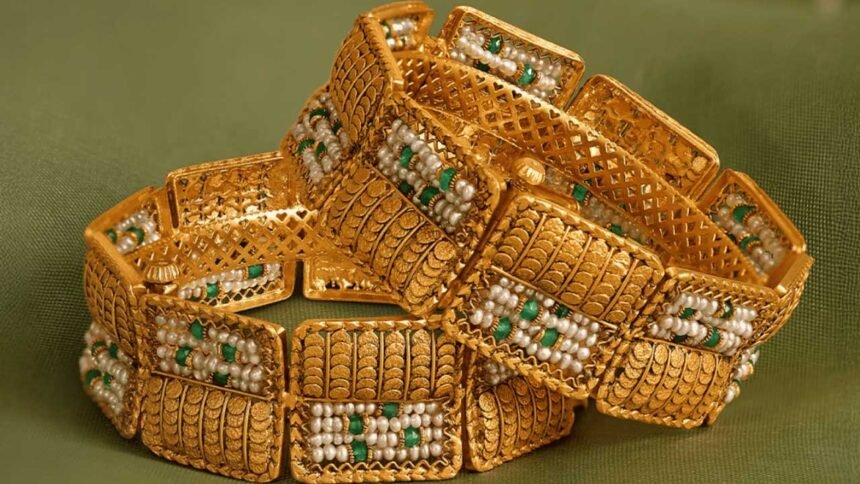 Gold Rates Today | మరికాస్త ఊరట.. హైదరాబాద్‌లో స్వల్పంగా బంగారం, వెండి ధరలు తగ్గుద‌ల‌