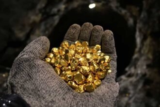 Gold Silver Prices | అమెరికా–ఇరాన్ ఉద్రిక్తతల ప్రభావం.. ఆకాశాన్నంటుతున్న బంగారం, వెండి ధరలు