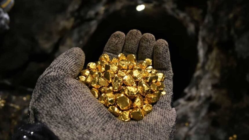 Gold Silver Prices | అమెరికా–ఇరాన్ ఉద్రిక్తతల ప్రభావం.. ఆకాశాన్నంటుతున్న బంగారం, వెండి ధరలు