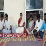 Kalvakuntla Kavitha Protest | వెలుగుమట్ల నిర్వాసితులకు కల్వకుంట్ల కవిత మద్దతు.. రోడ్డుపై బైఠాయించి నిరసన