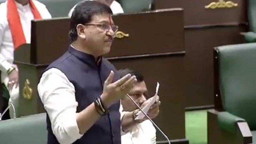 Telangana Assembly Clash | అసెంబ్లీలో ఇప్పసారా రగడ.. మంత్రి పొన్నం – ఎమ్మెల్యే రాకేష్‌రెడ్డి మాటల యుద్ధం!