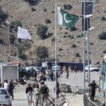 Pakistan Afghanistan Border Clash : 400 మందికి పైగా తాలిబాన్ సైనికులు మరణించారు.. 46 ప్రదేశాలు దెబ్బతిన్నాయి: పాక్ మంత్రిPakistan Afghanistan Border Clash : 400 మందికి పైగా తాలిబాన్ సైనికులు మరణించారు.. 46 ప్రదేశాలు దెబ్బతిన్నాయి: పాక్ మంత్రి