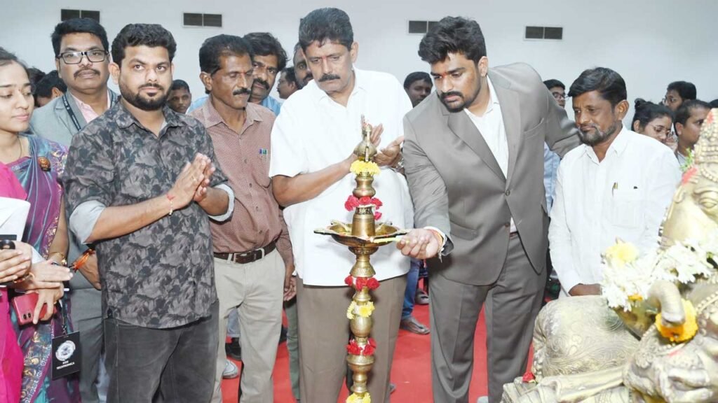 Robo Fest Nizamabad | కాకతీయ ఒలంపియాడ్ ‘రోబో ఫెస్ట్’.. ప్రదర్శనలతో అలరించిన చిన్నారులు 4 Robo Fest Nizamabad | కాకతీయ ఒలంపియాడ్ రోబో ఫెస్ట్.. ప్రదర్శనలతో అలరించిన చిన్నారులు