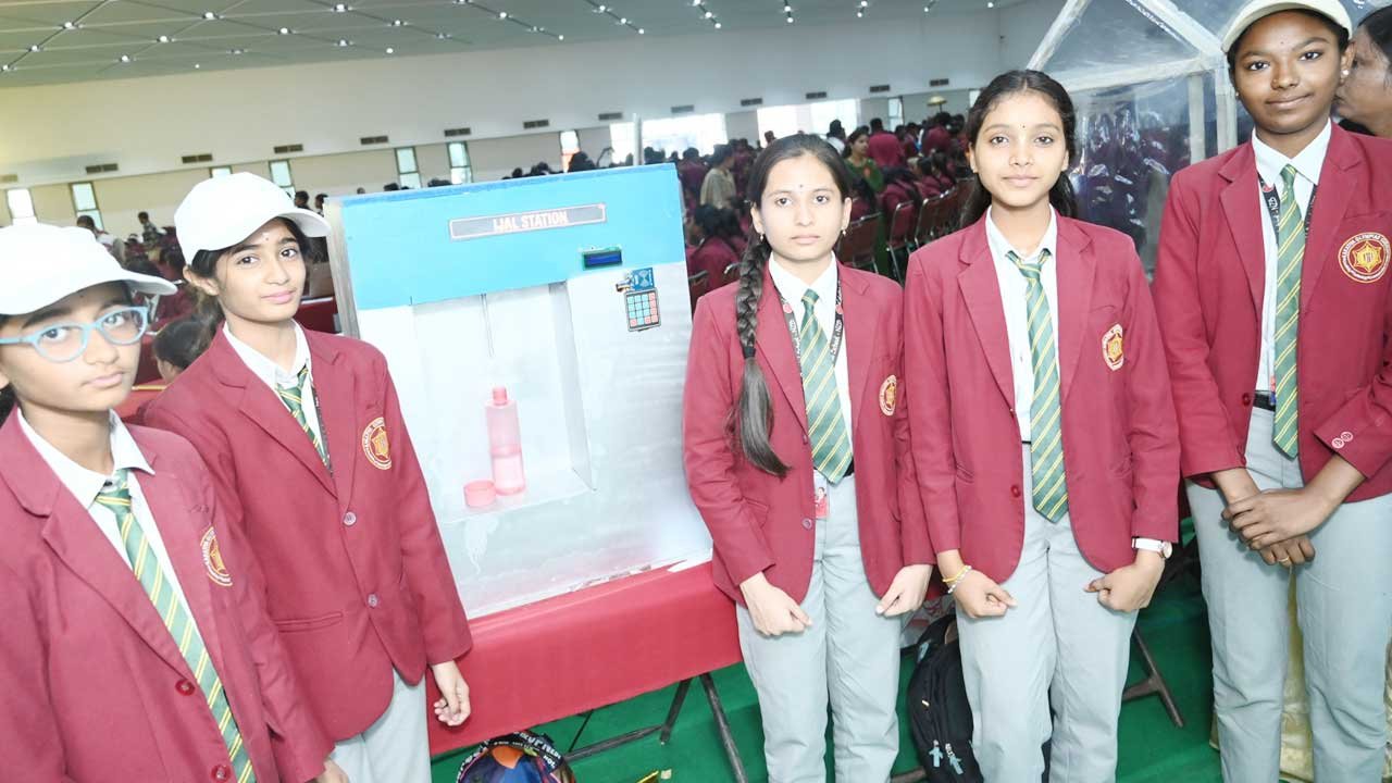 Robo Fest Nizamabad | కాకతీయ ఒలంపియాడ్ ‘రోబో ఫెస్ట్’.. ప్రదర్శనలతో అలరించిన చిన్నారులు 7 akshara robo8