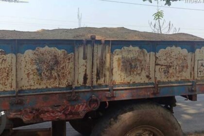 Illegal Sand Transport | ఇసుక అక్రమ రవాణా.. ట్రాక్టర్​ సీజ్​