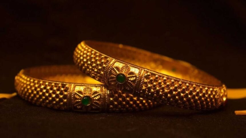 Gold Silver Rates | ఇరాన్–ఇజ్రాయెల్ యుద్ధ ప్రభావం .. పెళ్లిళ్ల సీజన్లో పరుగులు పెడుతున్న ప‌సిడి