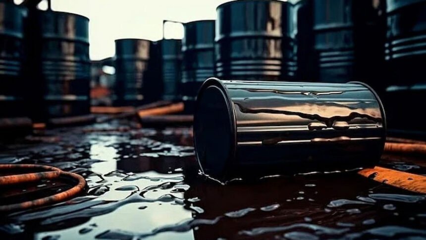 Crude Oil Price Fall | భారీగా తగ్గిన క్రూడ్ ఆయిల్ ధర.. లాభాల బాటలో స్టాక్ మార్కెట్లు 1 Crude Oil Price Fall