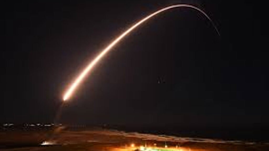 Minuteman III Missile | అణు క్షిపణిని పరీక్షించిన అమెరికా.. ఇరాన్పై దాడుల వేళ ప్రయోగం.. 2 Minuteman III Missile