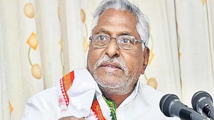 Jeevan Reddy Sanjay Clash | మా పార్టీలో చిచ్చు పెట్టిందే ఎమ్మెల్యే సంజయ్ : మాజీ మంత్రి జీవన్రెడ్డి 1 Jeevan Reddy Sanjay Clash