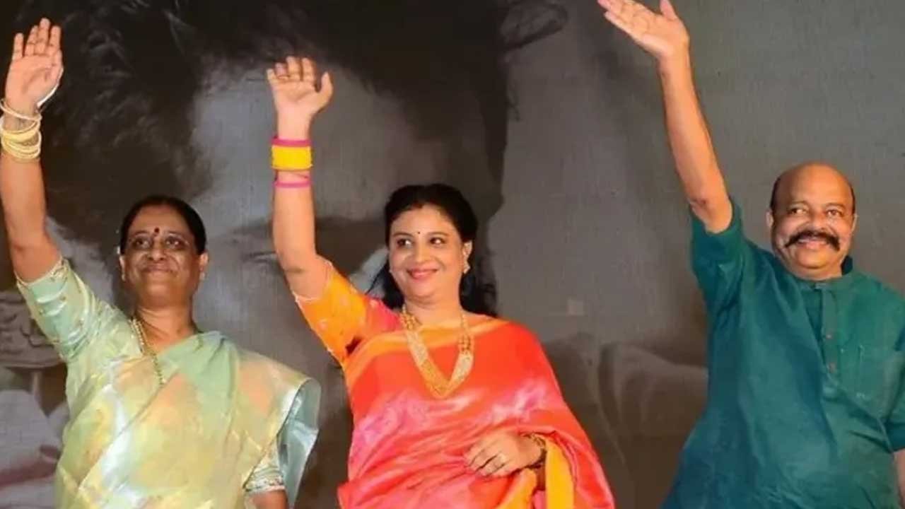 Konda Sushmitha | పరకాల ఎమ్మెల్యే అవుతా.. కొండా సుష్మిత సంచలన వ్యాఖ్యలు 2 konda family