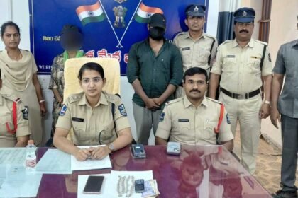 Couple Theft Arrest |