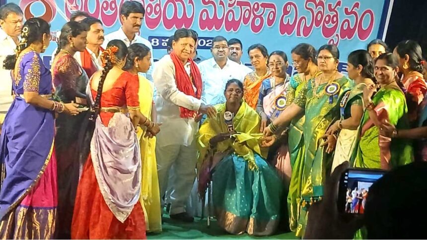 Women Teachers Support | మహిళా ఉపాధ్యాయులకు అండగా ప్రభుత్వం: ప్రభుత్వ సలహాదారు సుదర్శన్ రెడ్డి 1 Women Teachers Support |