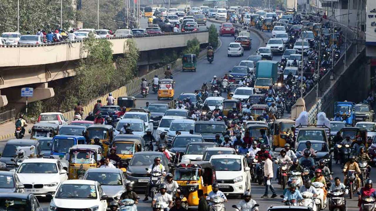 Hyderabad Traffic Restrictions | వాహనదారులకు అలెర్ట్.. రేపు హైదరాబాద్లో ట్రాఫిక్ ఆంక్షలు 2 traffic