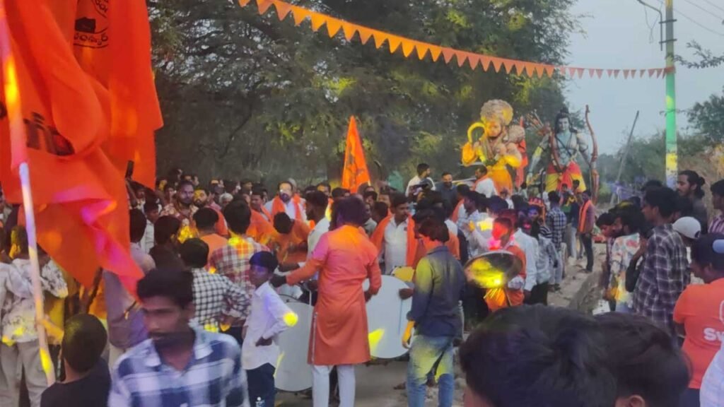 Hanuman Shobha Yatra | ఎల్లారెడ్డిలో వైభవంగా హనుమాన్ శోభాయాత్ర 2 Hanuman Shobha Yatra