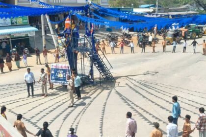 Road Safety Human Chain