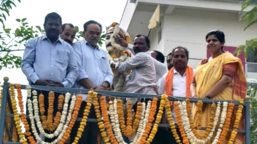 Sarvai Papanna Goud |