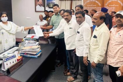 Telangana Employees Protest |